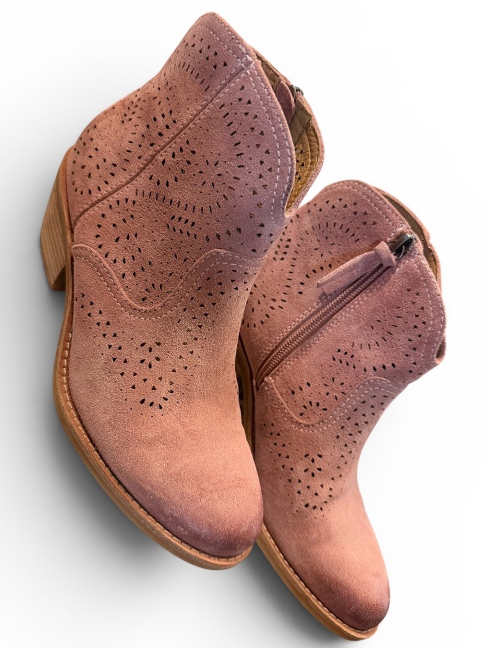 Sofft Women's Suede Cutout Ankle Booties - Dusty Rose